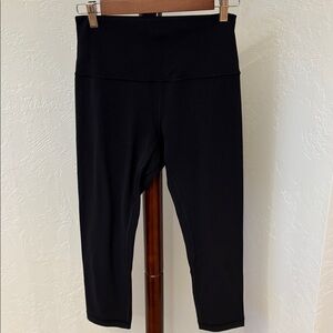 Women’s Lululemon Align yoga pant.